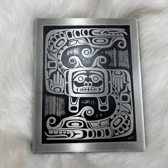 Vintage ' Sisiutl ' Inuit Etched Aluminum Plaque - Picture 2 of 6